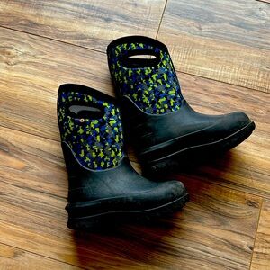Bogs winter boots little kids sz 11 EUC